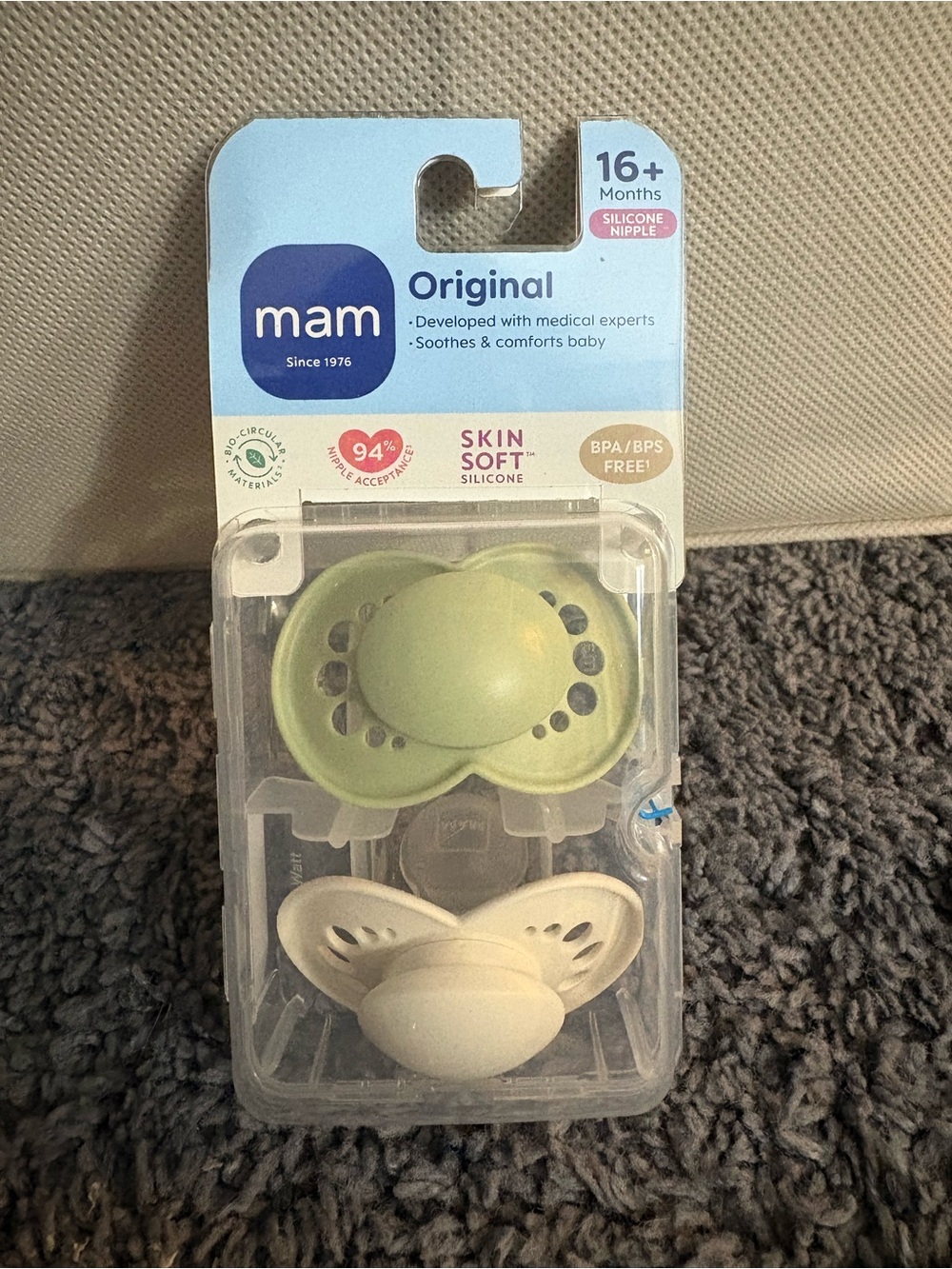 NWT Mam- Original set of 2 Pacifiers- Silicone Nipple- green & cream- 16+ months